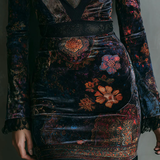 Grazia - Mini Slim-fit Velúr Ruha Virágmintával és Csipkével